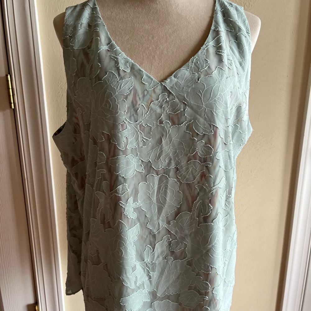 Reversible Pattern-To-Solid Tank By Chico’s - image 1